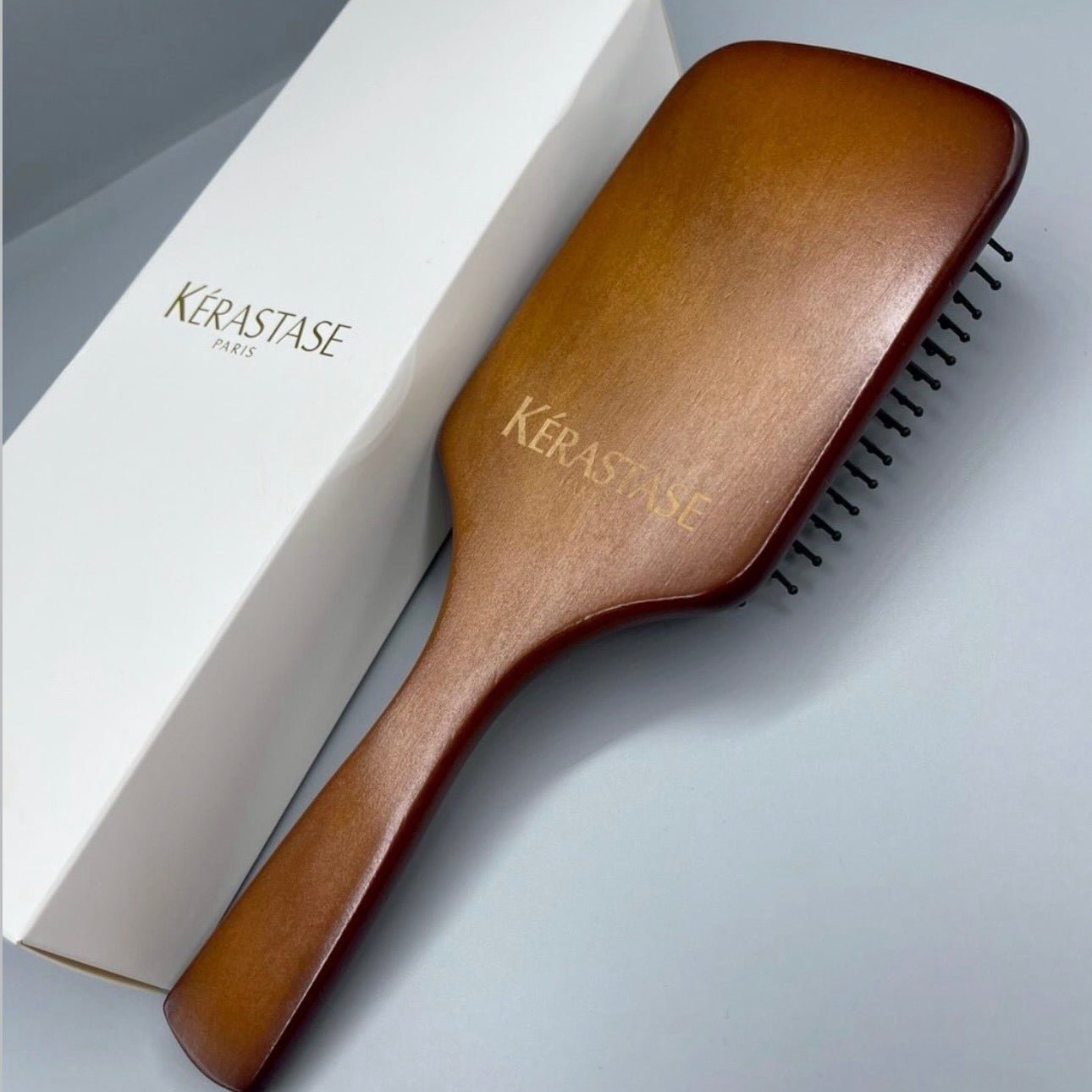 Kérastase Comb Brush, Scalp-Relaxing Cushion Comb - BusDeals
