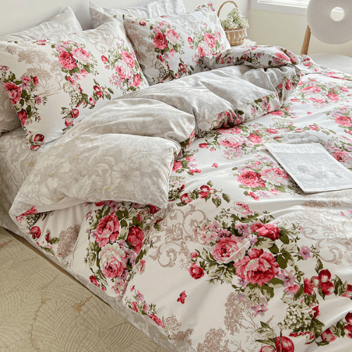 King size 6 - piece duvet cover set with Burgundy roses, reversible style. - BusDeals