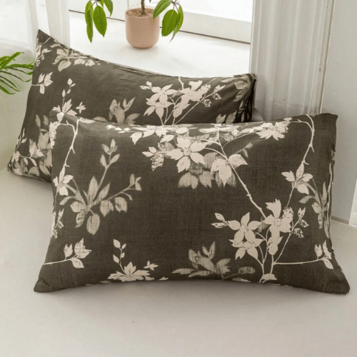 King size 6 pieces bedding set,showcasing a stunning leaf motif. - BusDeals