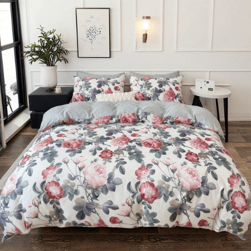 Queen size, 6 - piece beautiful rose design in a lovely shade of green. - BusDeals