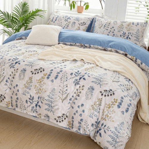 Queen size 6 piece bedding set, featuring a beautiful blue leaf design. - BusDeals