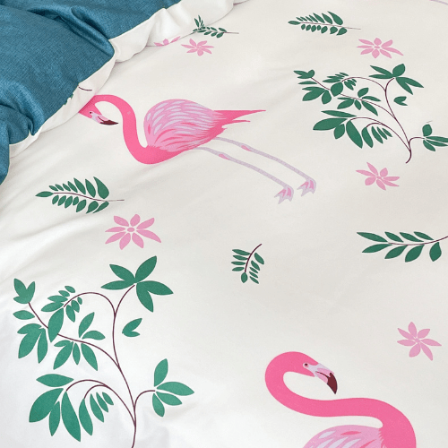 Single size, 4 - piece a stunning pink flamingo design set against a white background with touches of pink. - BusDeals