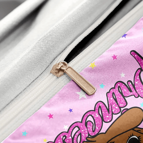 Single size 4 piece duvet cover set in a lovely pink color featuring a princess design. - BusDeals