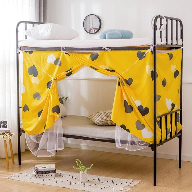 Bed curtain, heart design. - BusDeals