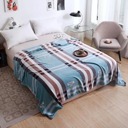 Fleece Blanket 200*230cm Super Soft Throw Simple Checks Design, Blue Color. - BusDeals