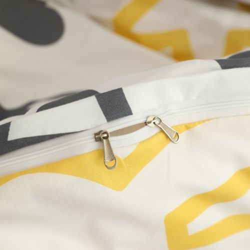 Single size 4 pieces, bear with yellow stars design. - BusDeals