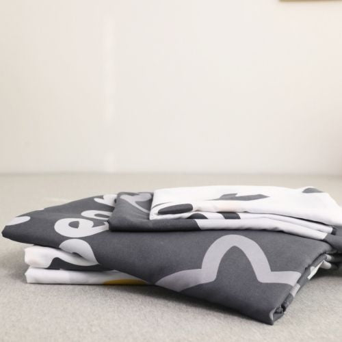 Single size 4 pieces, bear with yellow stars design. - BusDeals