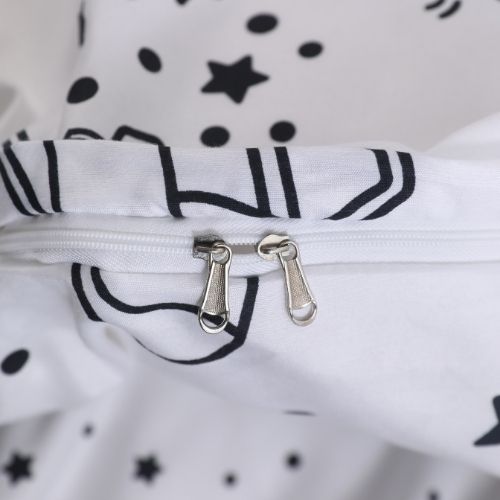 Single size 4 pieces, white with black space print. - BusDeals