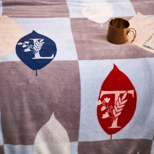 Soft fleece blanket, Brown square with leaves design - BusDeals