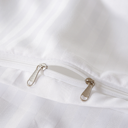 Satin Stripped Single size 4-piece bed linen, white color.