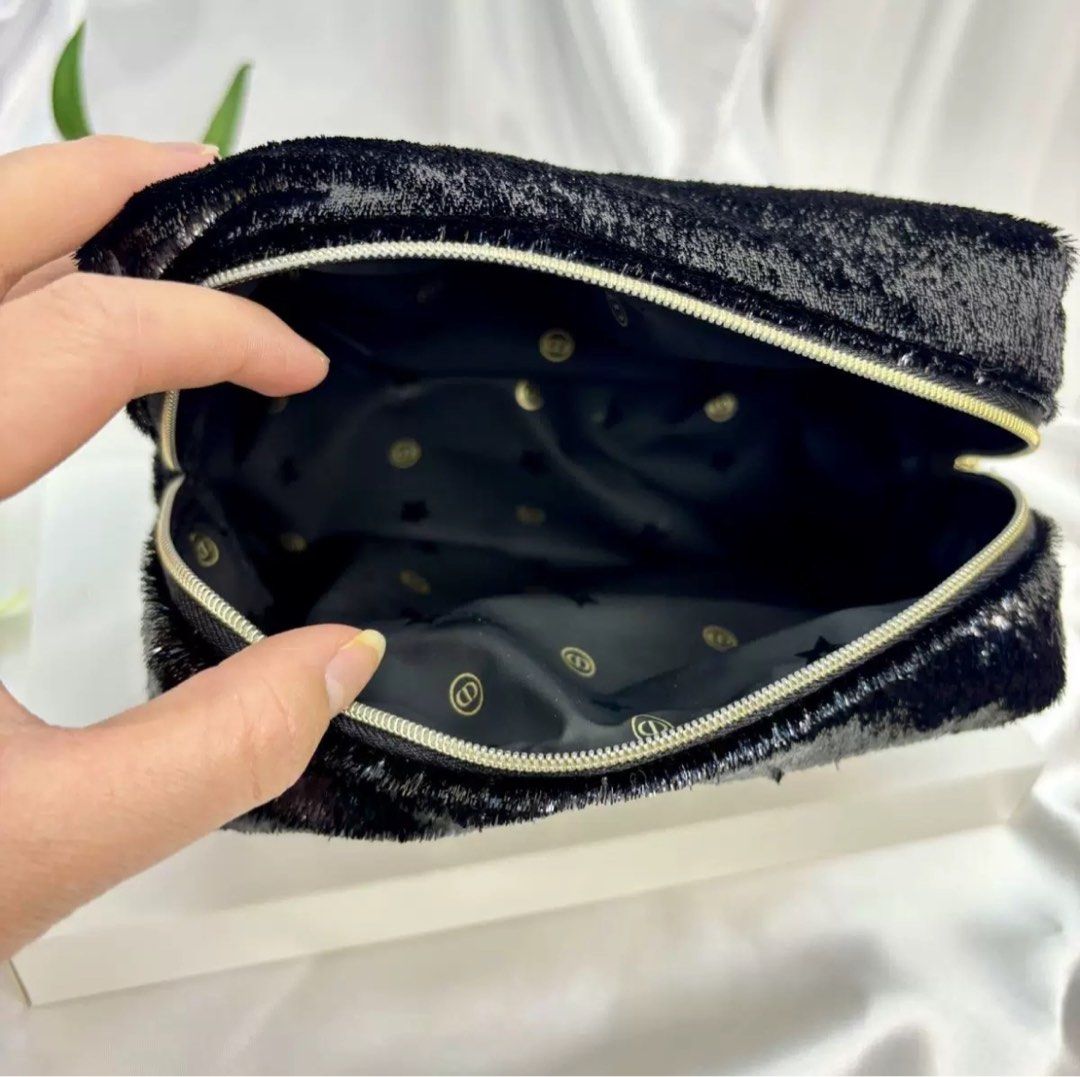Dior Beauty Gift Set Small Velvet Cosmetic Bag with Duo 001 set