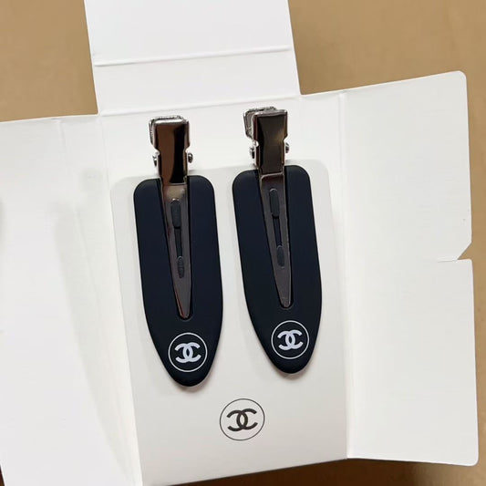Chanel Beauty Hair clips CC Black Counter Gift