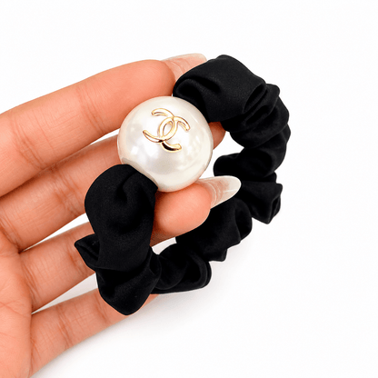Chanel Beauty CC Counter Gift Hair Rubber Pearl, Rubber Black & White - BusDeals
