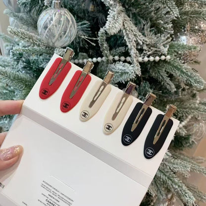 Chanel Beauty Hair clips CC Black Counter Gift of 6 Pieces - BusDeals