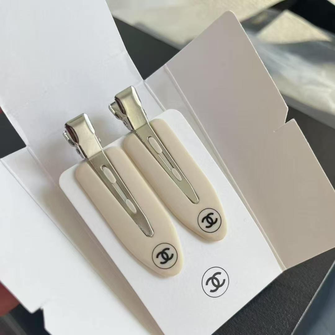 Chanel Beauty Hair clips CC Counter Gift - BusDeals