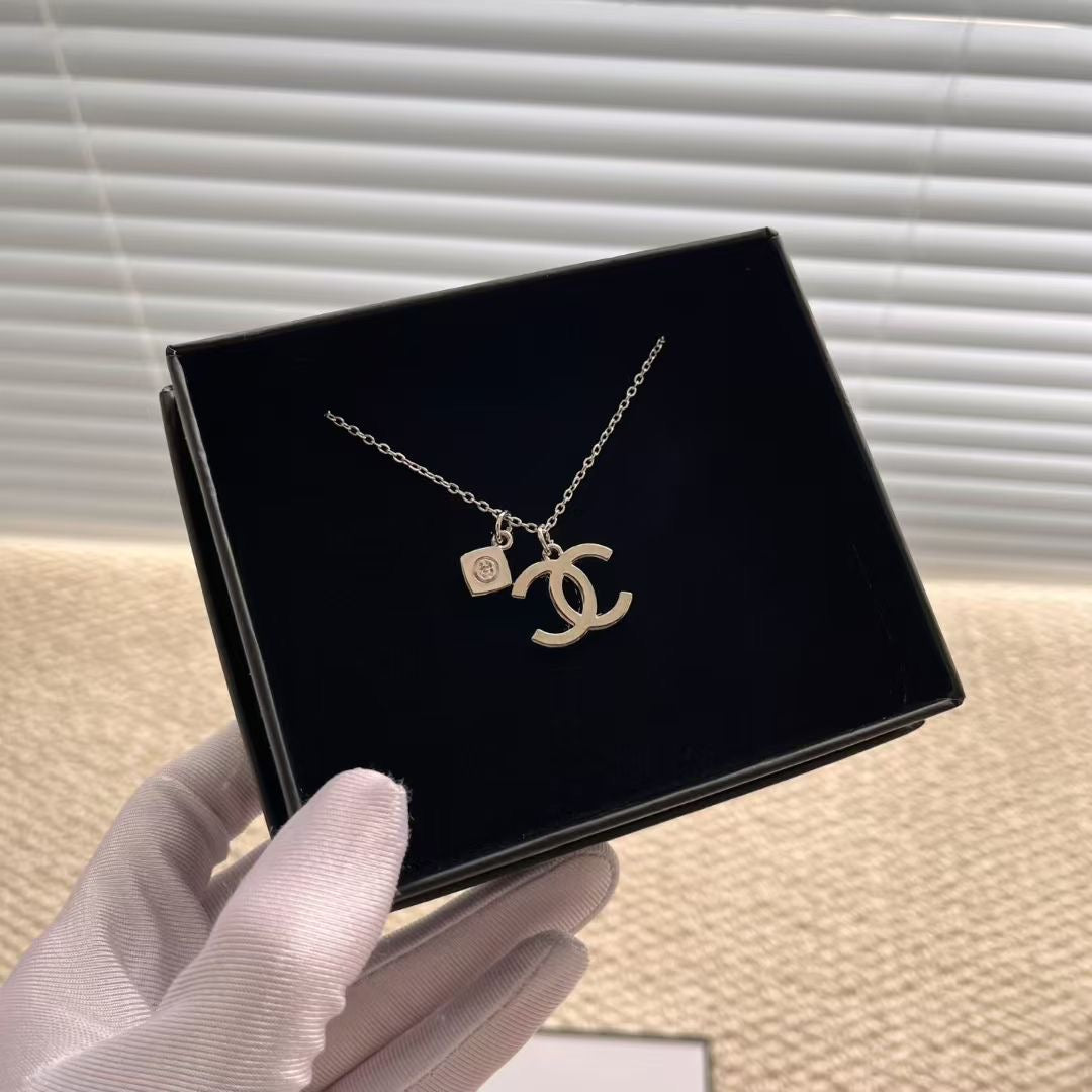 Chanel Beauty Pendant Necklace DIY with Gift Box and Shopping Bag - BusDeals