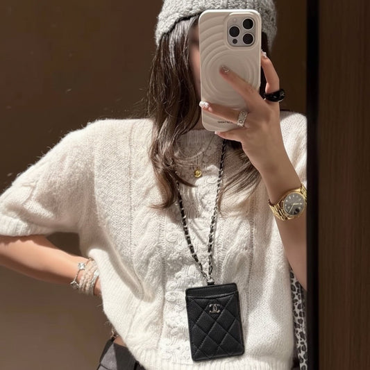 Chanel Beauty Rhombus card holder with a chain lanyard - BusDeals