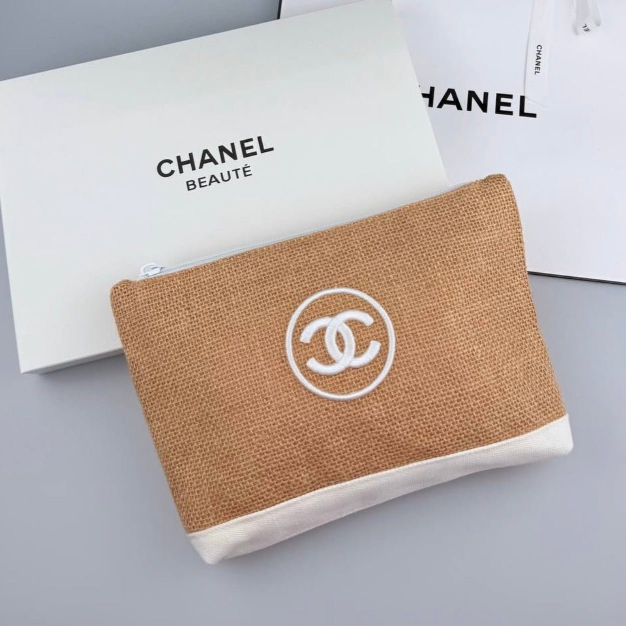 Chanel Beauty Summer Toiletry bag (a Vip Gift) - BusDeals