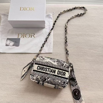 Dior Beauty Cosmetic Pouch Transformed to the Bag with Chain - BusDeals