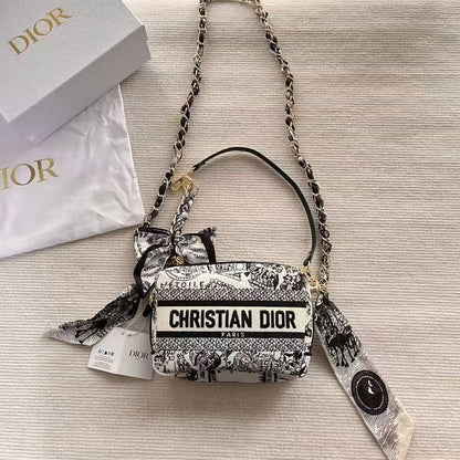 Dior Beauty Cosmetic Pouch Transformed to the Bag with Chain - BusDeals