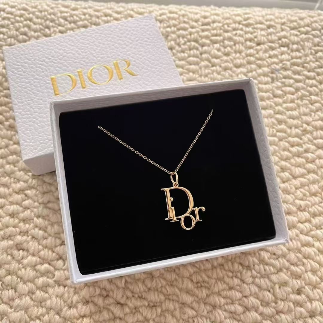 Dior Beauty DIY Necklace Gold color in a Gift Box and Shopping Bag - BusDeals