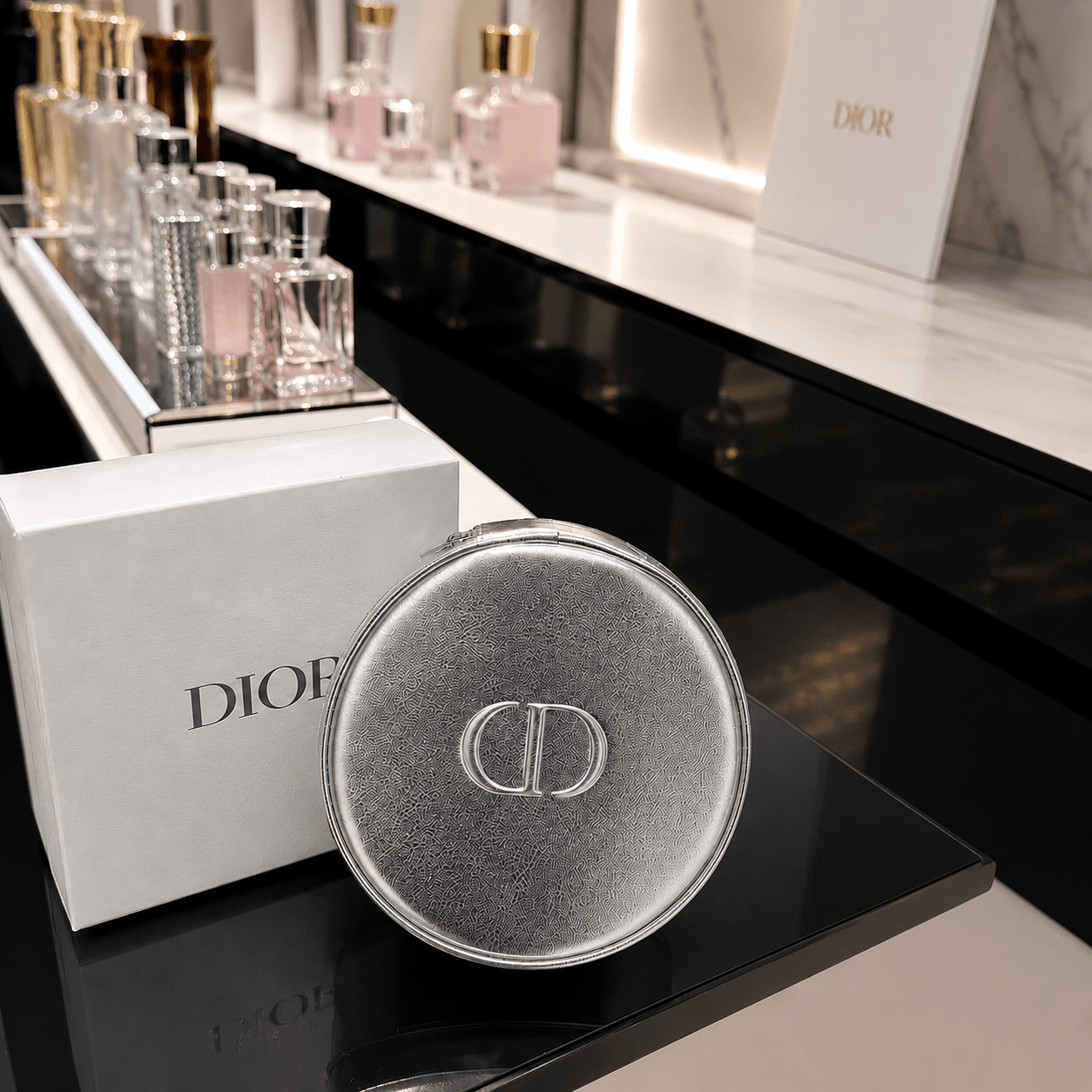 Dior Beauty Limited Small Round Silver Pouch - BusDeals