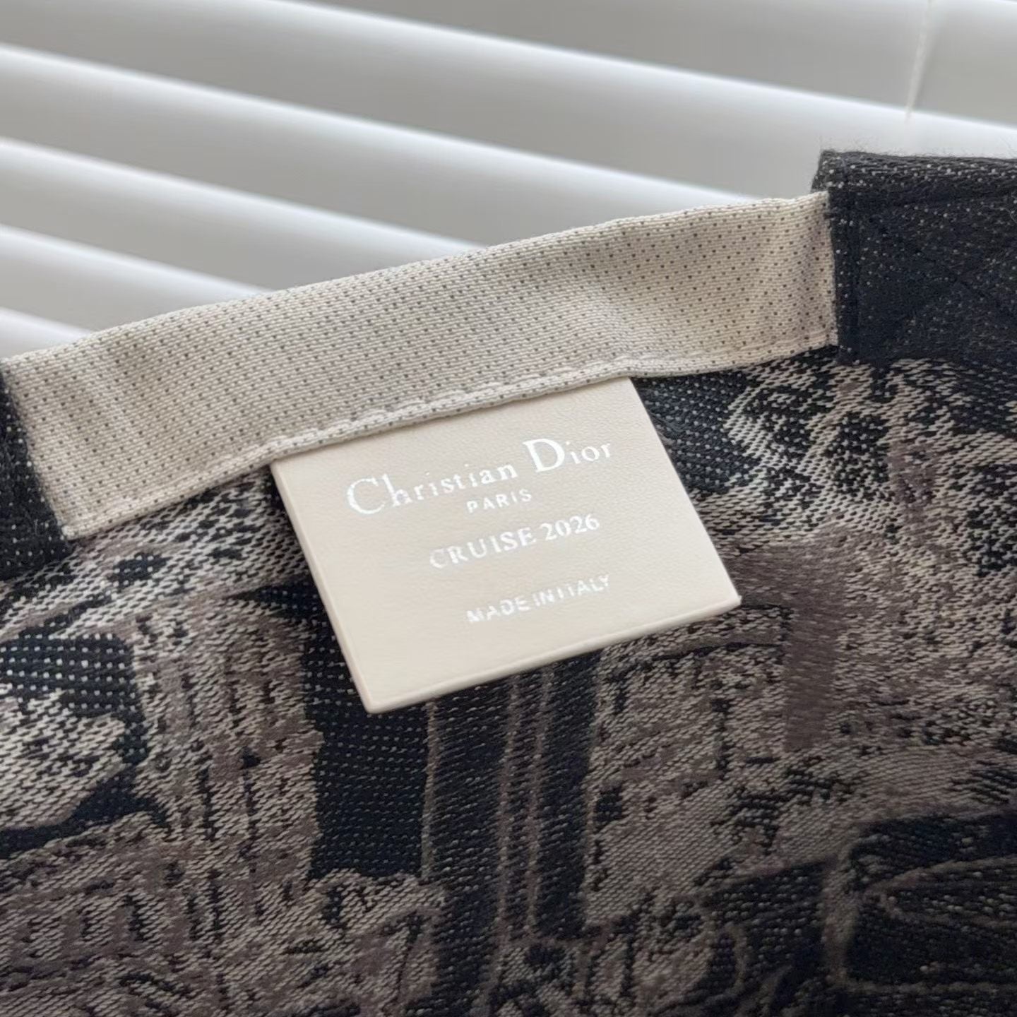 Dior Beauty VIP Cruise Roma Tote Bag VIP Gift - BusDeals