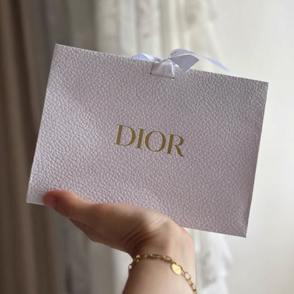 Dior White Paper/Gift Bag - M Size 19.5*14cm - BusDeals
