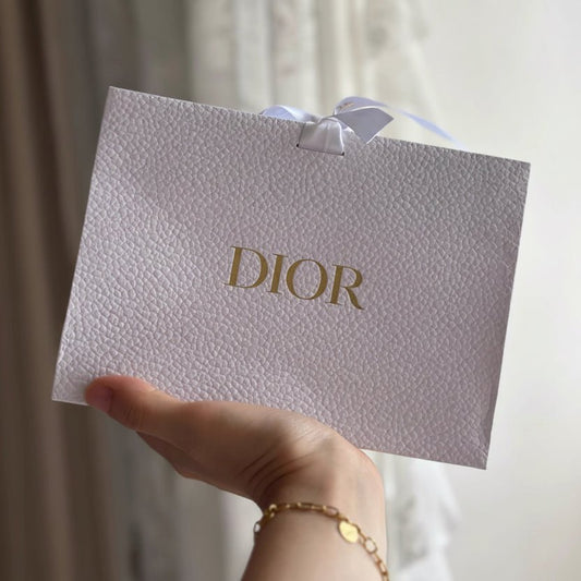 Dior White Paper/Gift Bag - M Size 19.5*14cm - BusDeals