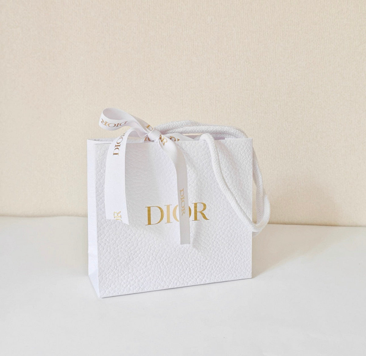 Dior White Paper/Gift Bag - XS Size 14.5*13cm - BusDeals