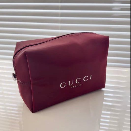 Gucci Beauty Pouch with 3 Flora MINI Parfume. - BusDeals