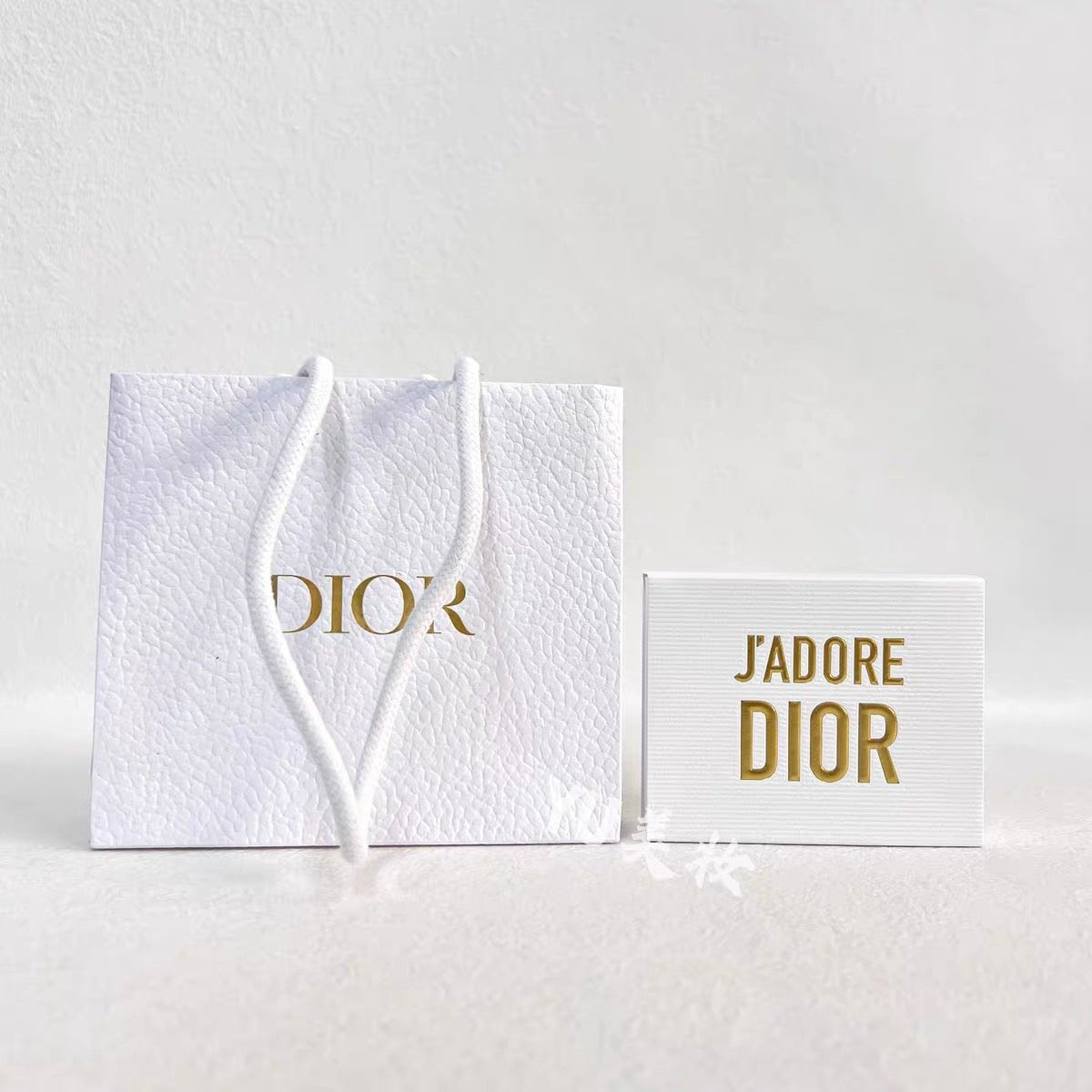 Jadore Dior Gift Of Parfume 2 1 ML Each and Shopping Bag - BusDeals