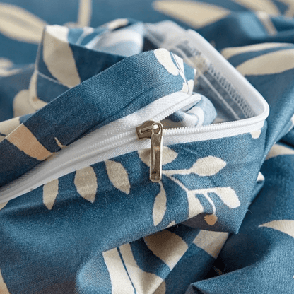 King size 6 - piece blue with beige leaf style duvet cover set. - BusDeals
