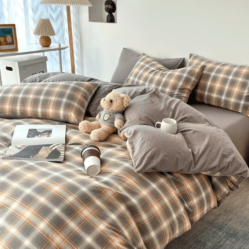 King Size 6 pieces complete bedding set, Brown Checkered Design. - BusDeals