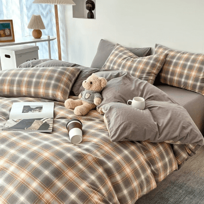 King Size 6 pieces complete bedding set, Brown Checkered Design. - BusDeals