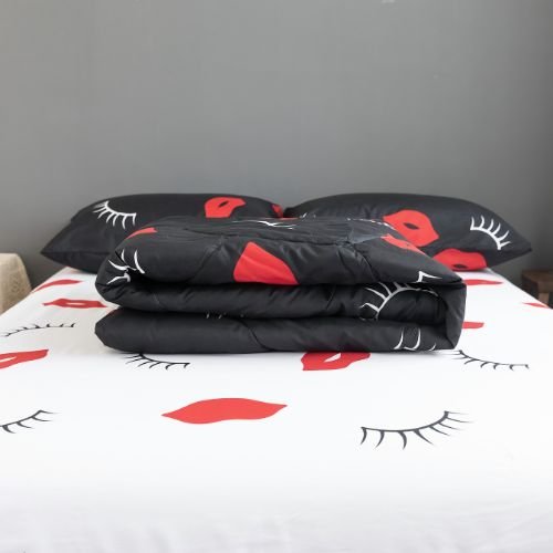 King Size Comforter Set Of 4 Pieces, Red Lips Design Black Color - BusDeals
