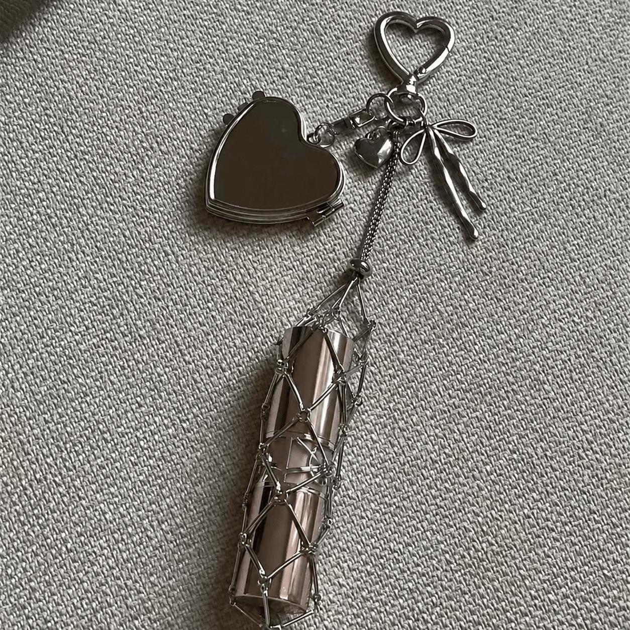 Mesh Lipstick Keychain with Heart, Mini Mirror - Lipstick Holder - BusDeals