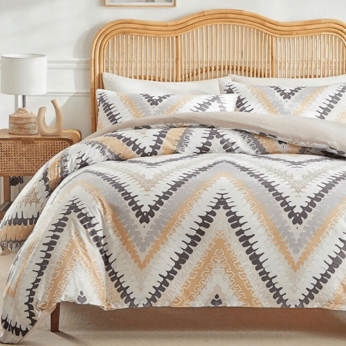 Queen size 6 piece bedding set, brown zig zag pattern, very soft quality. - BusDeals