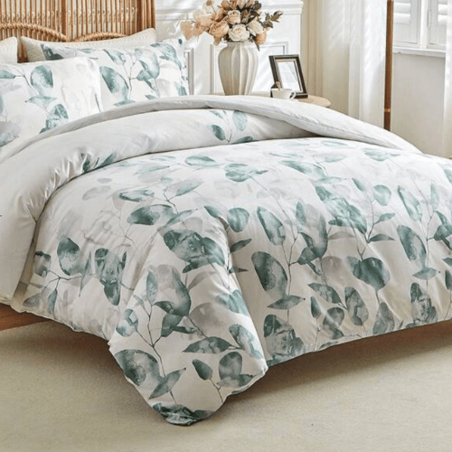 Queen size 6 piece beddsing set, with green and grey leaves. - BusDeals