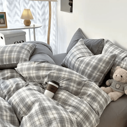 Queen Size 6 Pieces complete, Grey Checkered Design Bedding set. - BusDeals