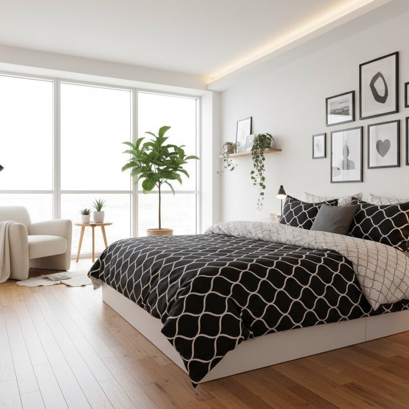 Quuen size bedding set of 6 pieces, Black Geometric design. - BusDeals