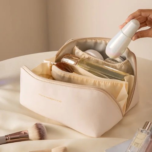 Travel Cosmetic Storage Bag. - BusDeals