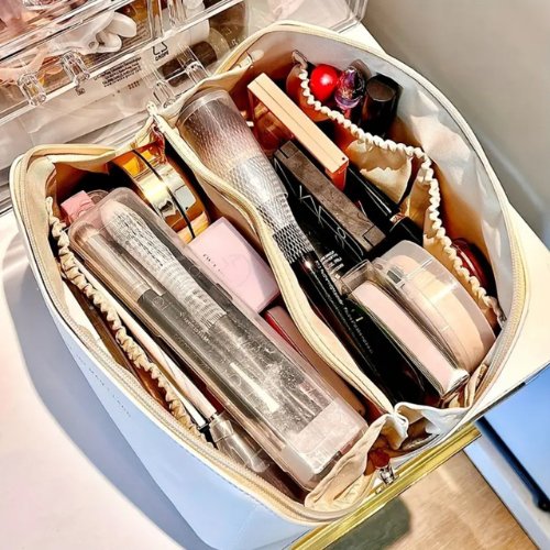 Travel Cosmetic Storage Bag. - BusDeals