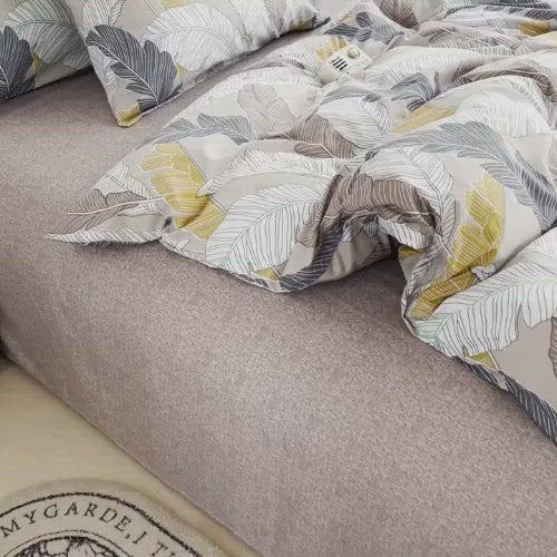 King size 6 pieces Bedding Set without filler, Beautiful Leaves Design -BusDeals Today
