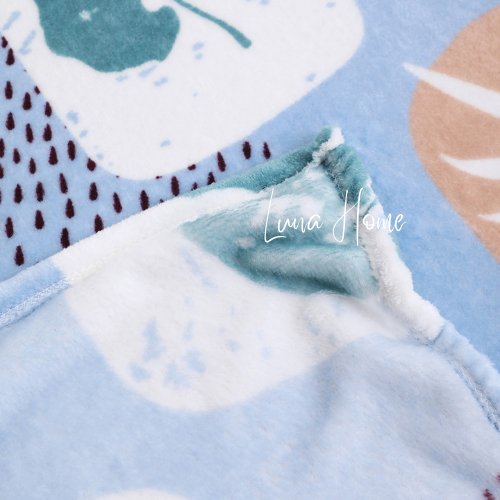 Fleece Blanket 200*230cm Super Soft Throw Sky Blue Color with Floral Design. - BusDeals