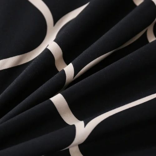 King size bedding set of 6 pieces, Black geometric design. - BusDeals