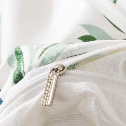 Queen/Double size Bedding Set without filler 6 pieces , Small Green leaves design. - BusDeals
