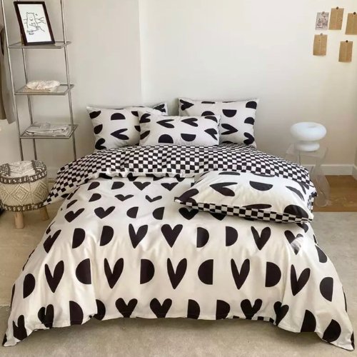 Single size 4 pieces Bedding Set without filler, Black and White Color Heart Design - BusDeals