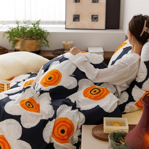 Single size bedding set 4 pieces without filler, Navy Blue Color with White Flower design - BusDeals