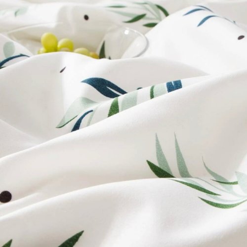 Single size bedding set 4 pieces without filler, Small Green leaves design - BusDeals